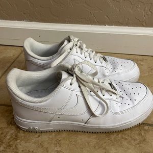 White Air Force 1’s Women’s 9